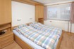 Schlafzimmer mit Doppelbett